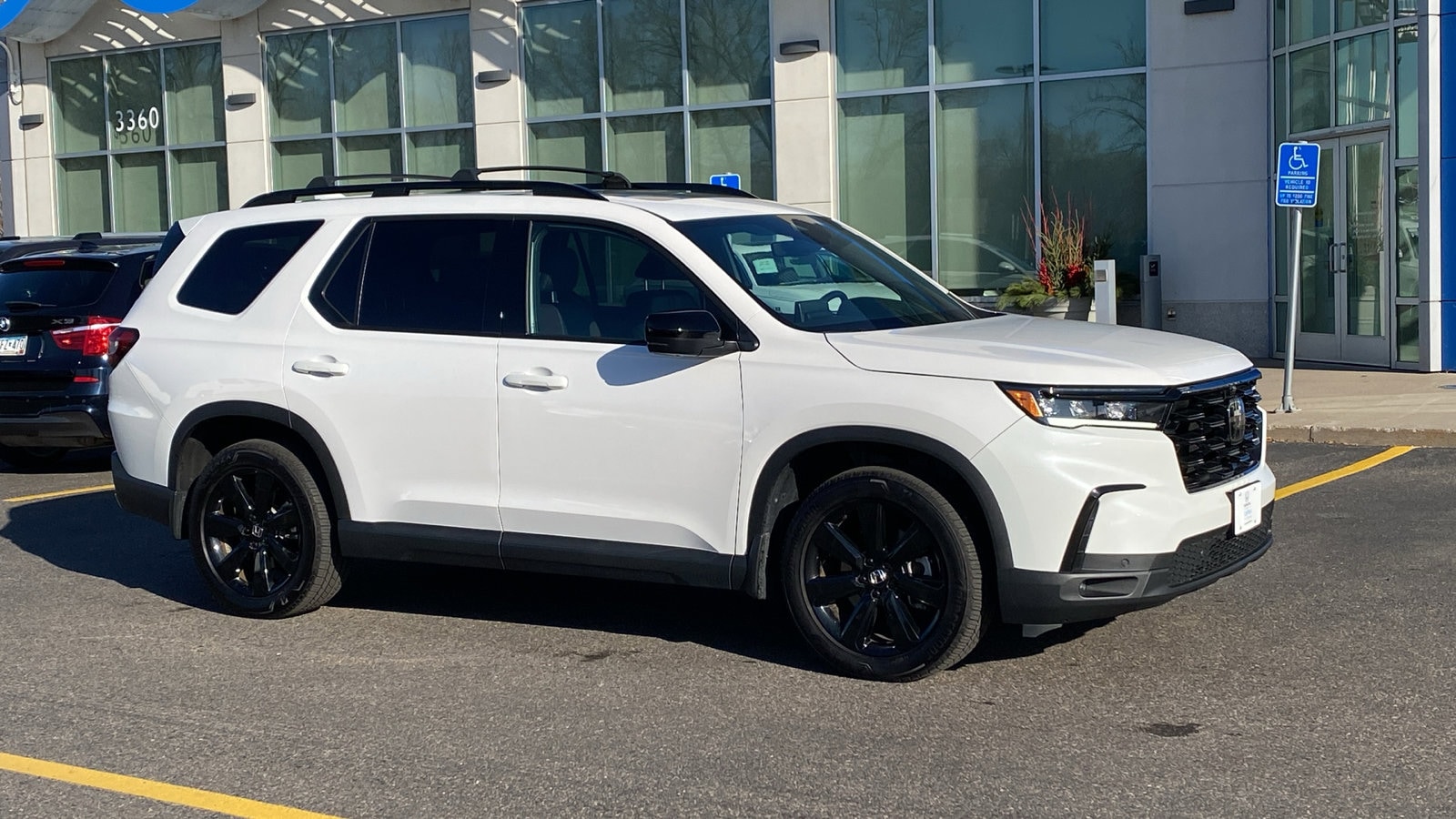 2025 Honda Pilot Black Edition's photo