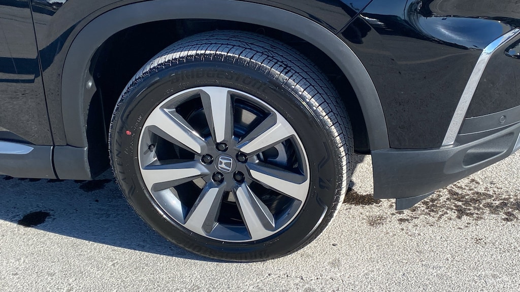 Certified 2025 Honda Pilot Touring SUV