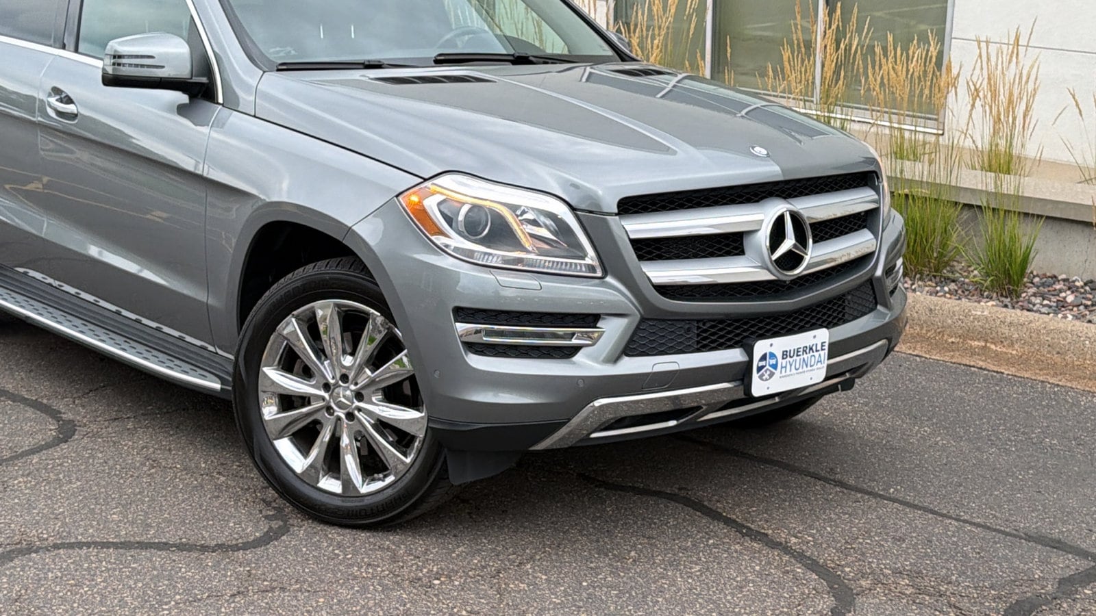 Used 2014 Mercedes-Benz GL-Class GL450 with VIN 4JGDF7CE0EA411184 for sale in Saint Paul, Minnesota