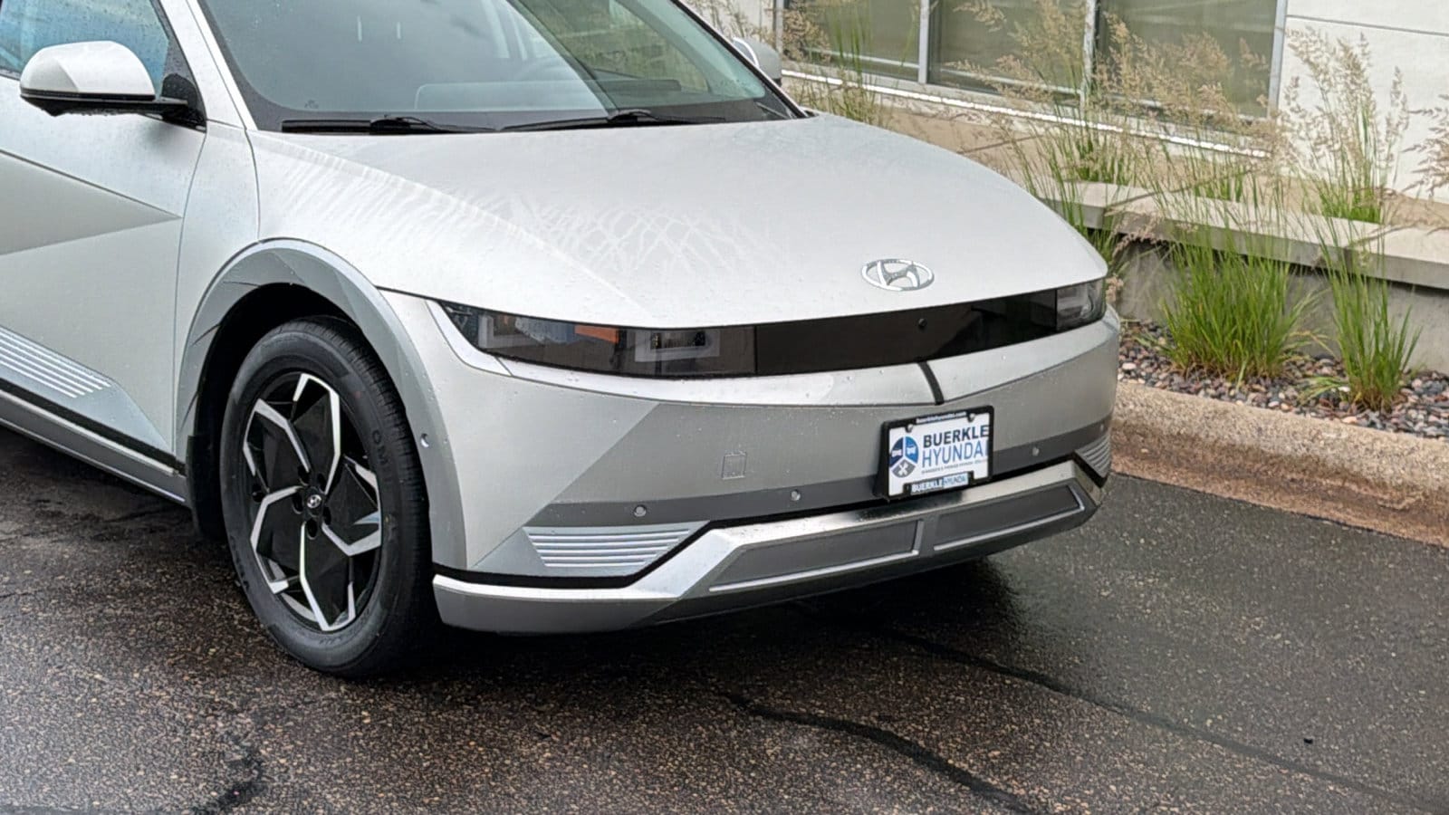 Certified 2023 Hyundai IONIQ 5 Limited with VIN KM8KR4AE8PU190337 for sale in Saint Paul, MN