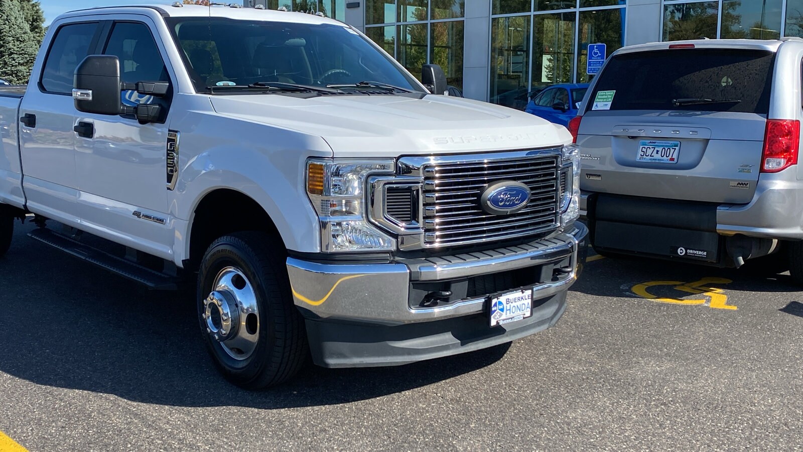 2020 Ford F-350 XL photo 3