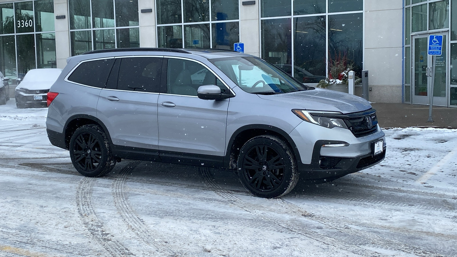 2022 Honda Pilot SE's photo