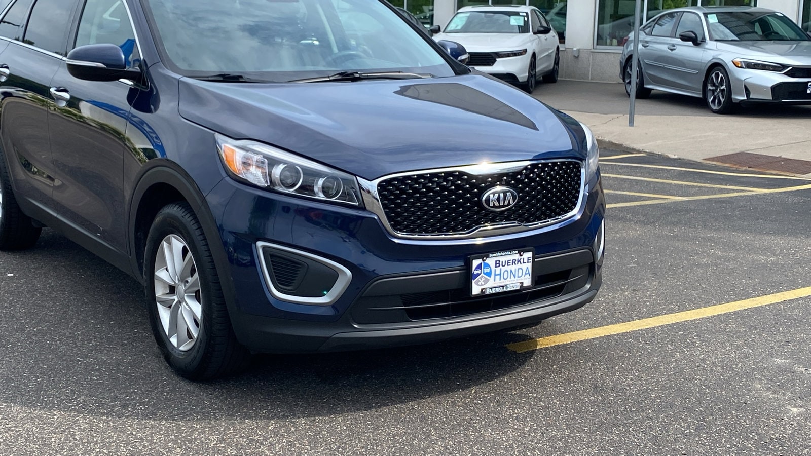 Used 2018 Kia Sorento LX with VIN 5XYPG4A38JG358338 for sale in Saint Paul, Minnesota