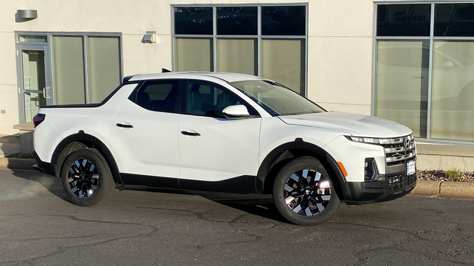 2025 Hyundai Santa Cruz SE's photo