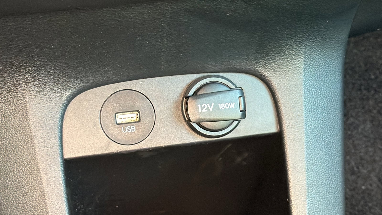 2024 Hyundai IONIQ 5 Limited - Photo 18