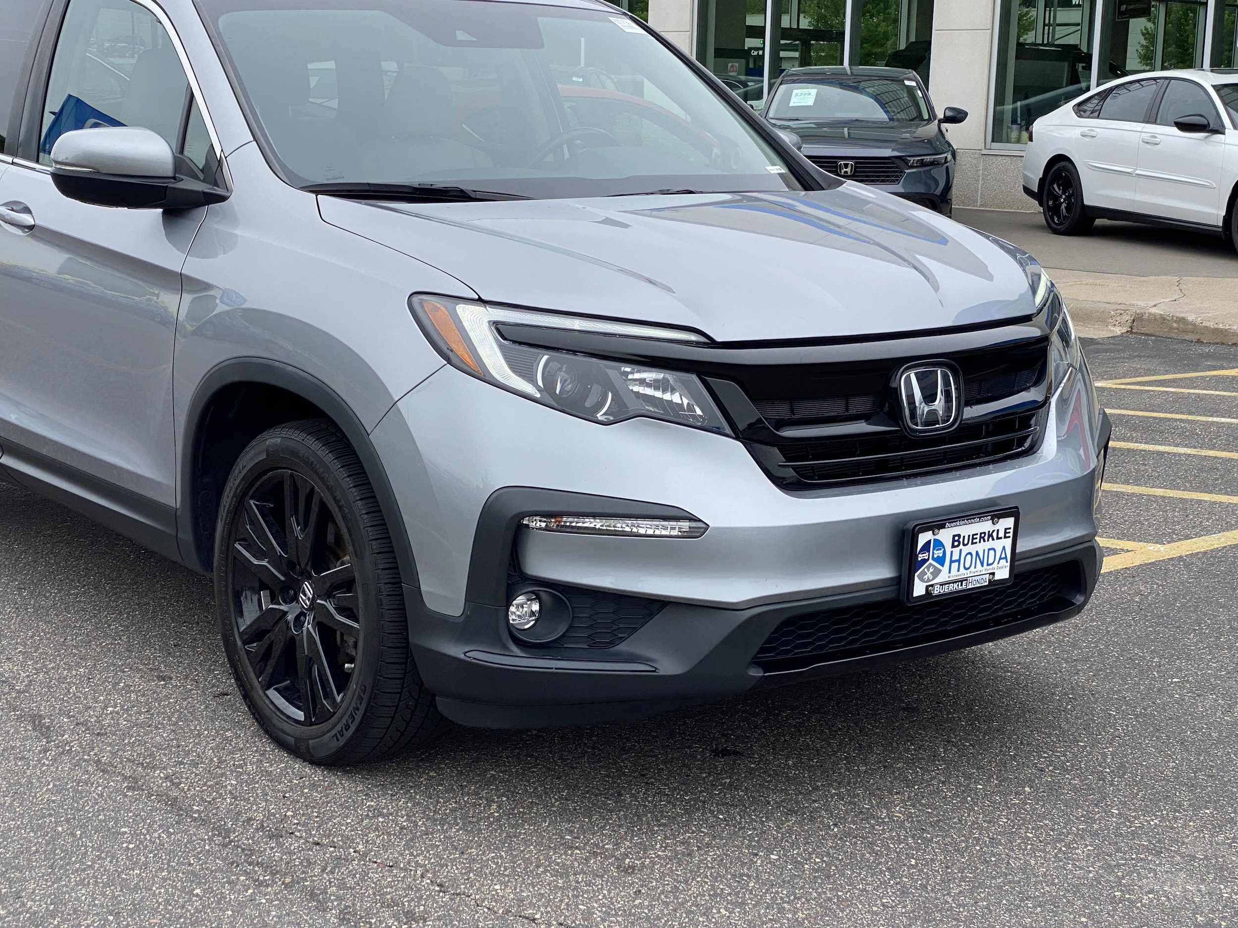 Used 2021 Honda Pilot SE with VIN 5FNYF6H20MB015115 for sale in Saint Paul, Minnesota