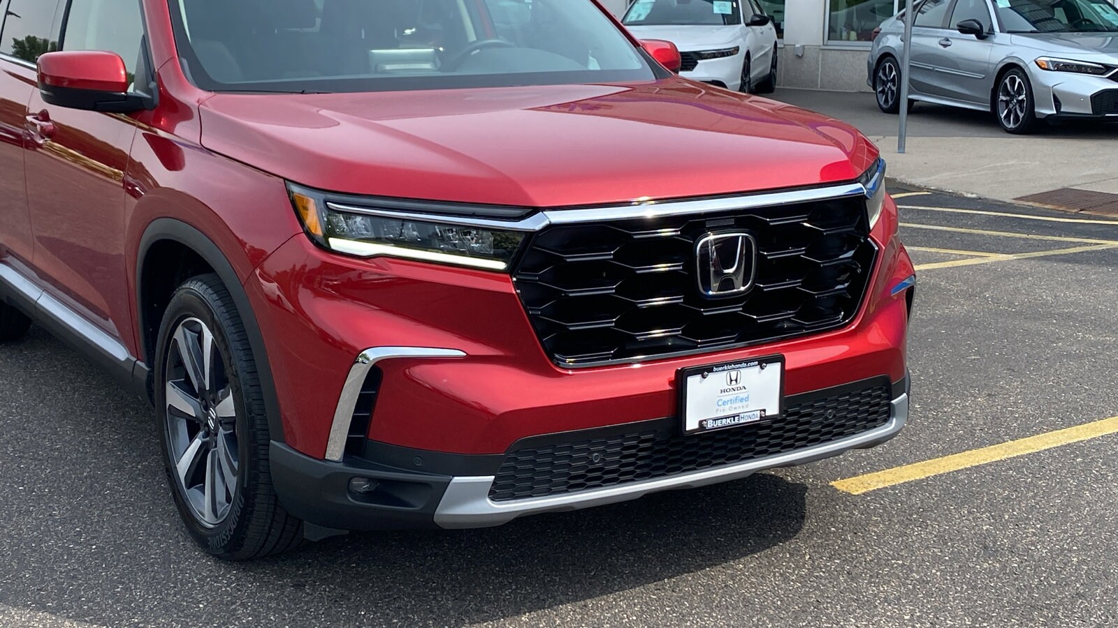 2025 Honda Pilot Touring photo 3