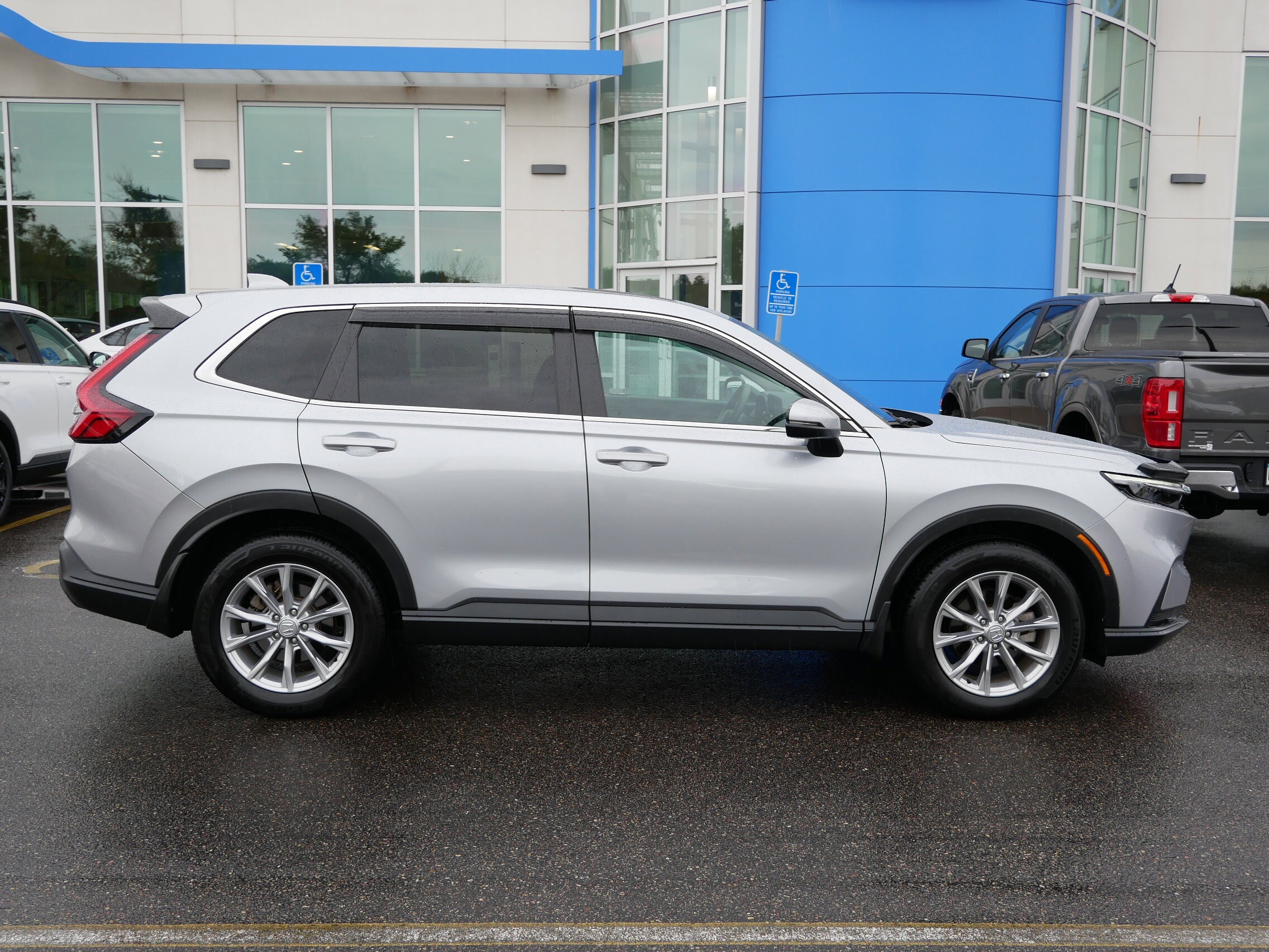 2023 Honda CR-V EX photo 4