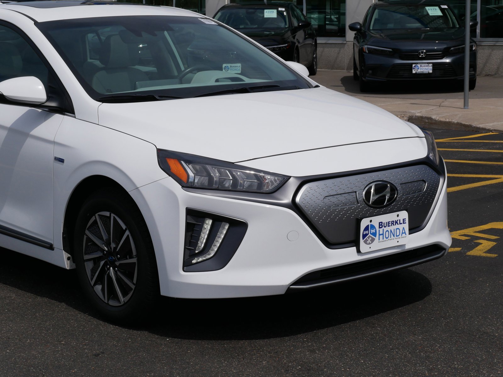 Used 2020 Hyundai IONIQ Limited with VIN KMHC85LJ0LU068010 for sale in Saint Paul, MN