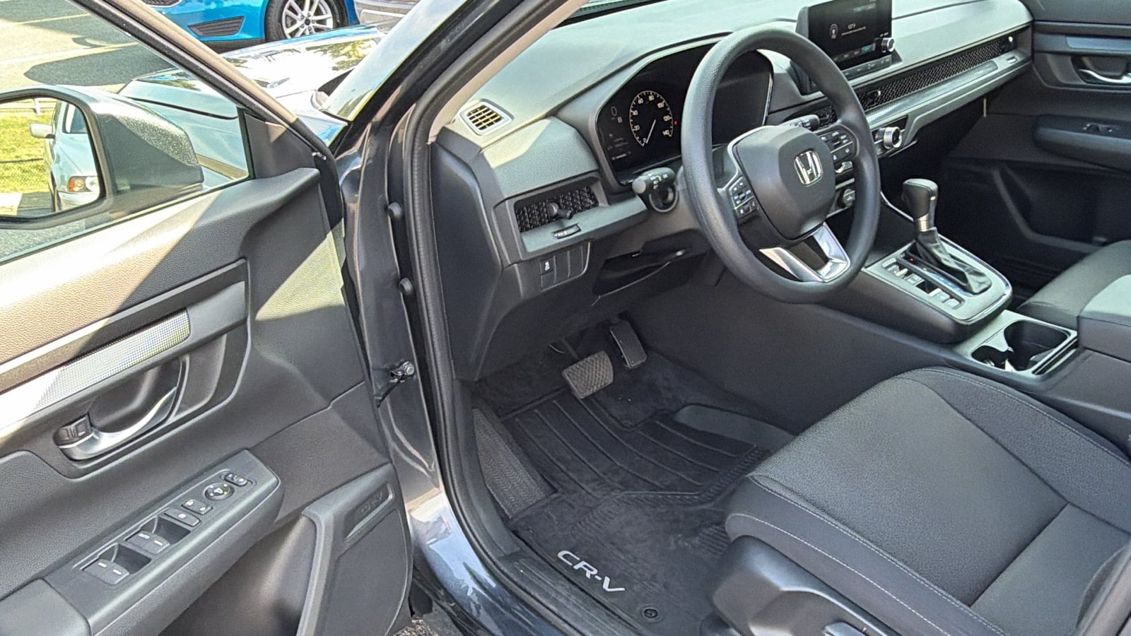 2024 Honda CR-V LX - Photo 12