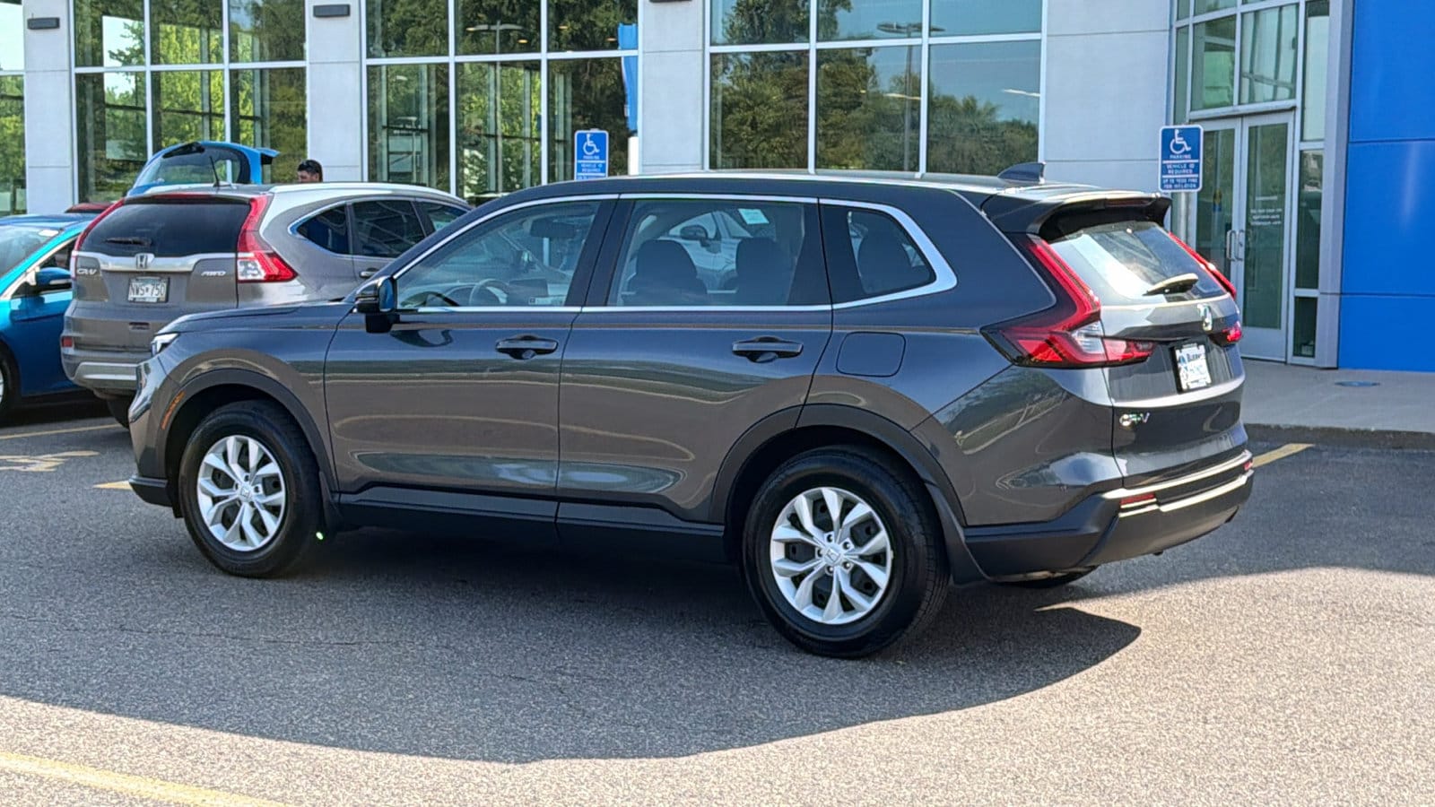2024 Honda CR-V LX - Photo 9
