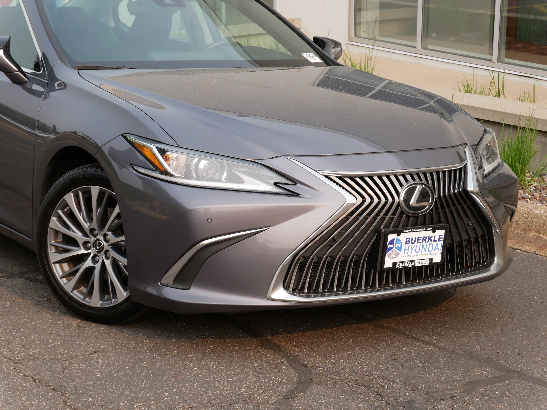 Used 2020 Lexus ES 350 with VIN 58ADZ1B17LU062595 for sale in Saint Paul, Minnesota