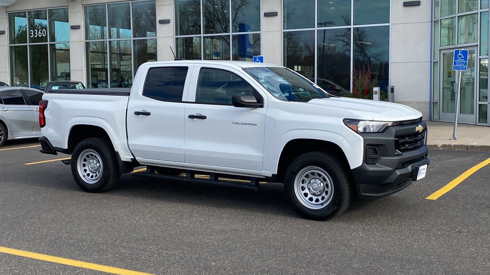 2023 Chevrolet Colorado Work Truck's photo