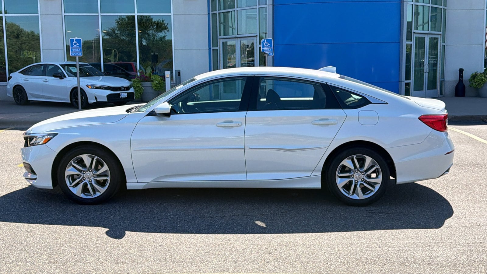 2020 Honda Accord LX - Photo 10