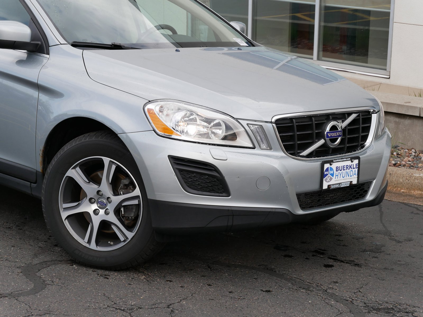 Used 2013 Volvo XC60 T6 with VIN YV4902DZ4D2467649 for sale in Saint Paul, Minnesota