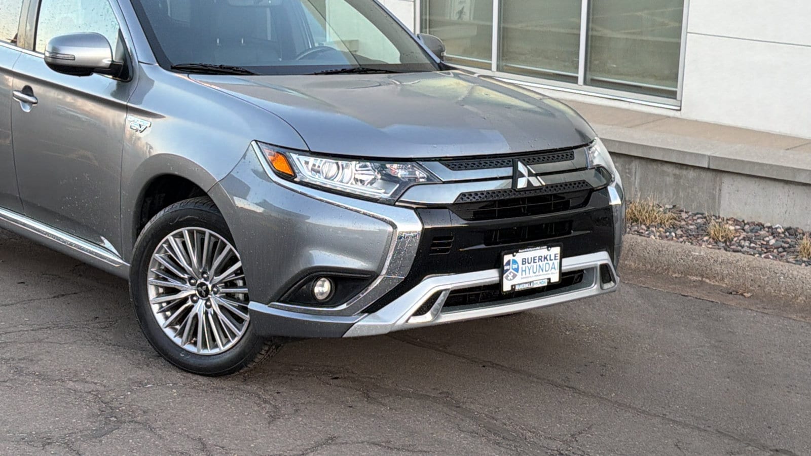 Used 2022 Mitsubishi Outlander PHEV  with VIN JA4J2VA71NZ057537 for sale in Saint Paul, Minnesota