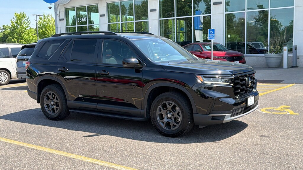 Certified 2025 Honda Pilot TrailSport SUV