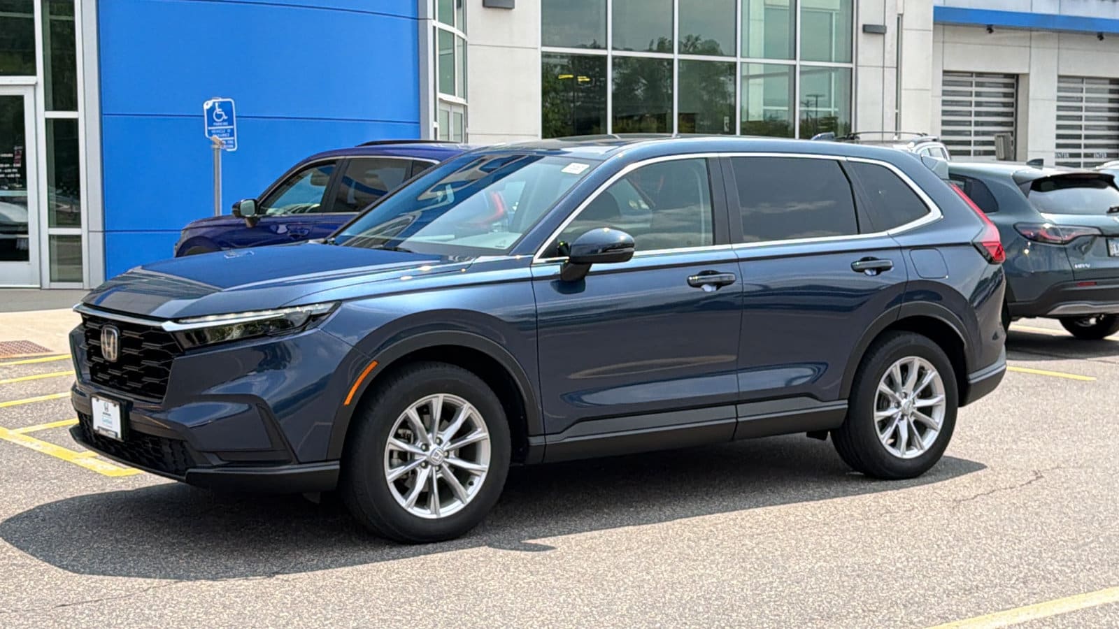 2025 Honda CR-V EX - Photo 11