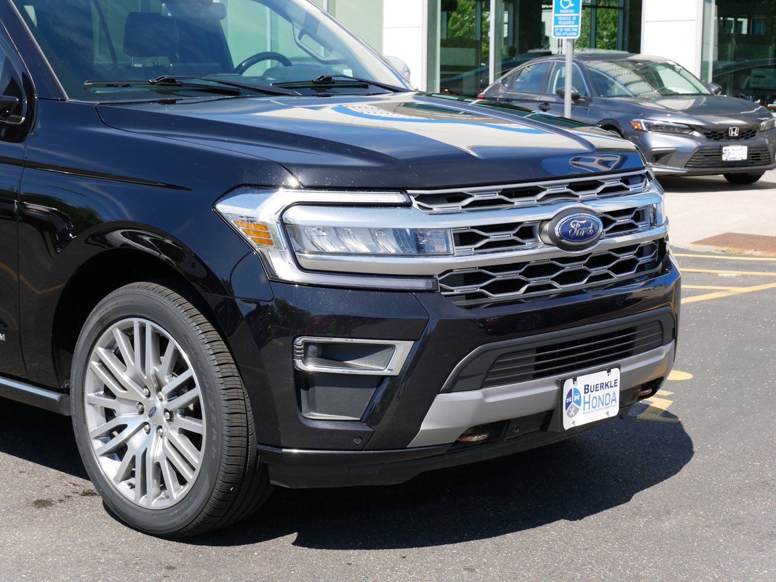 Used 2022 Ford Expedition MAX Platinum with VIN 1FMJK1MT4NEA60491 for sale in Saint Paul, Minnesota