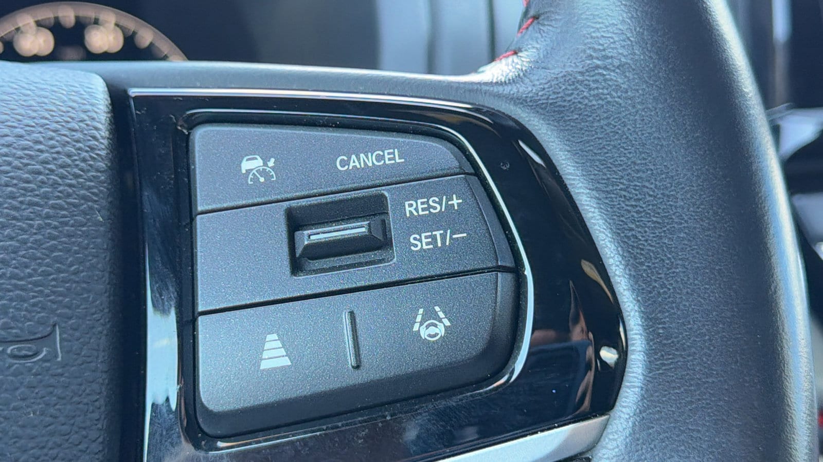 2025 Honda Odyssey Sport L - Photo 25
