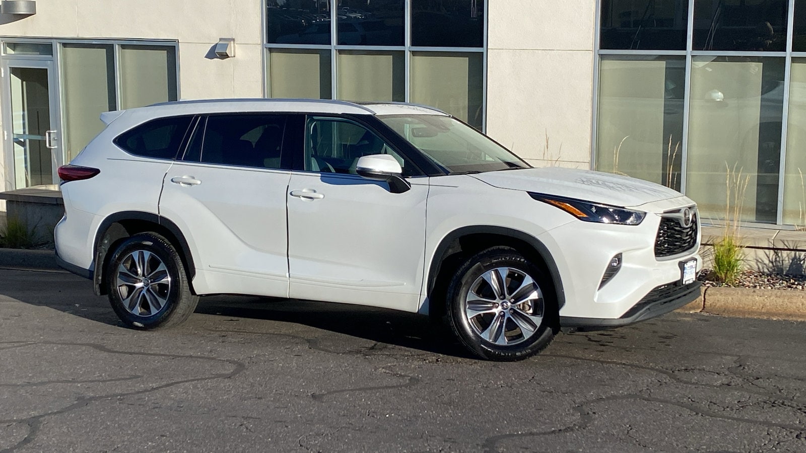 2022 Toyota Highlander XLE's photo