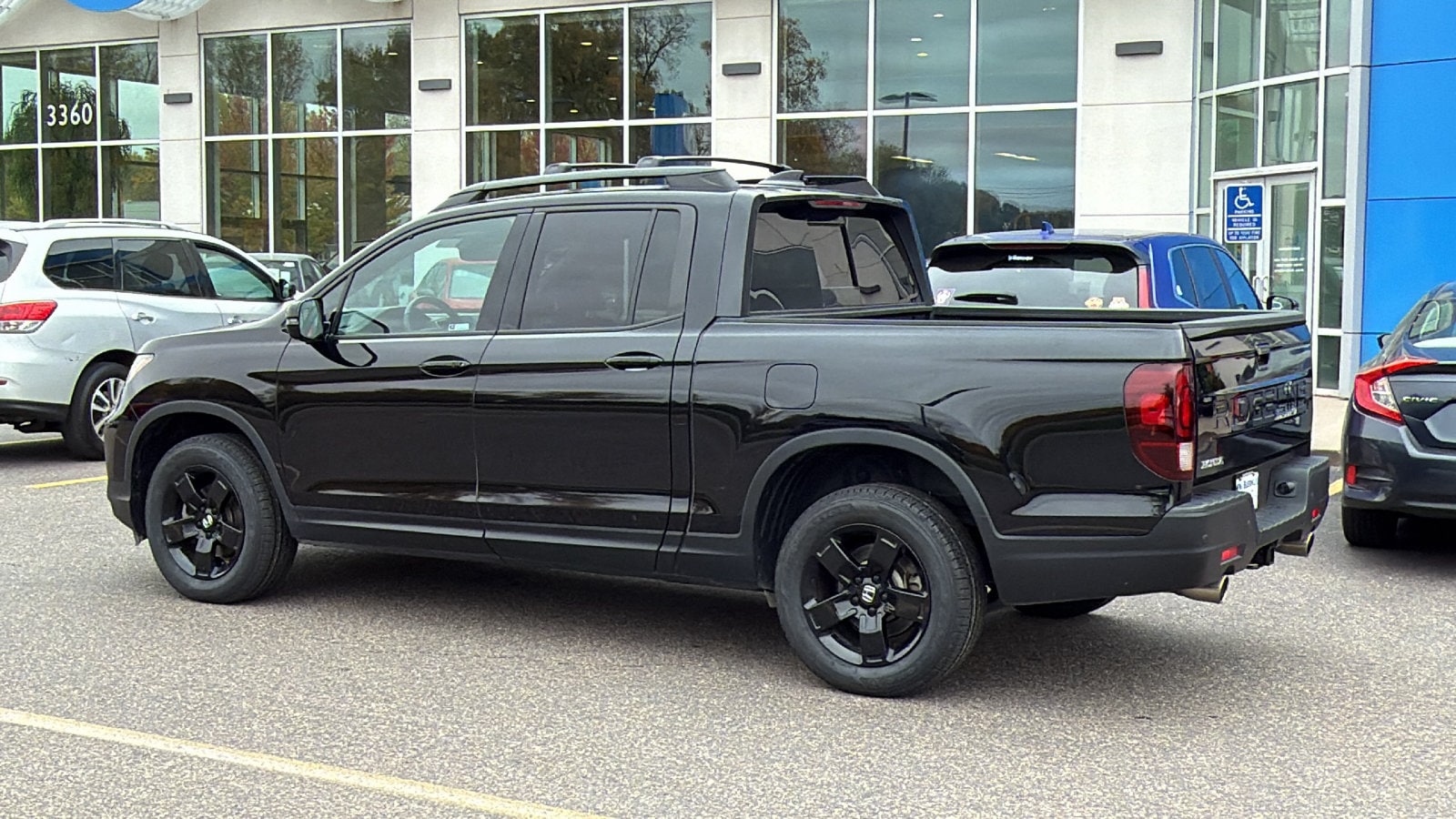 2025 Honda Ridgeline Black Edition - Photo 9