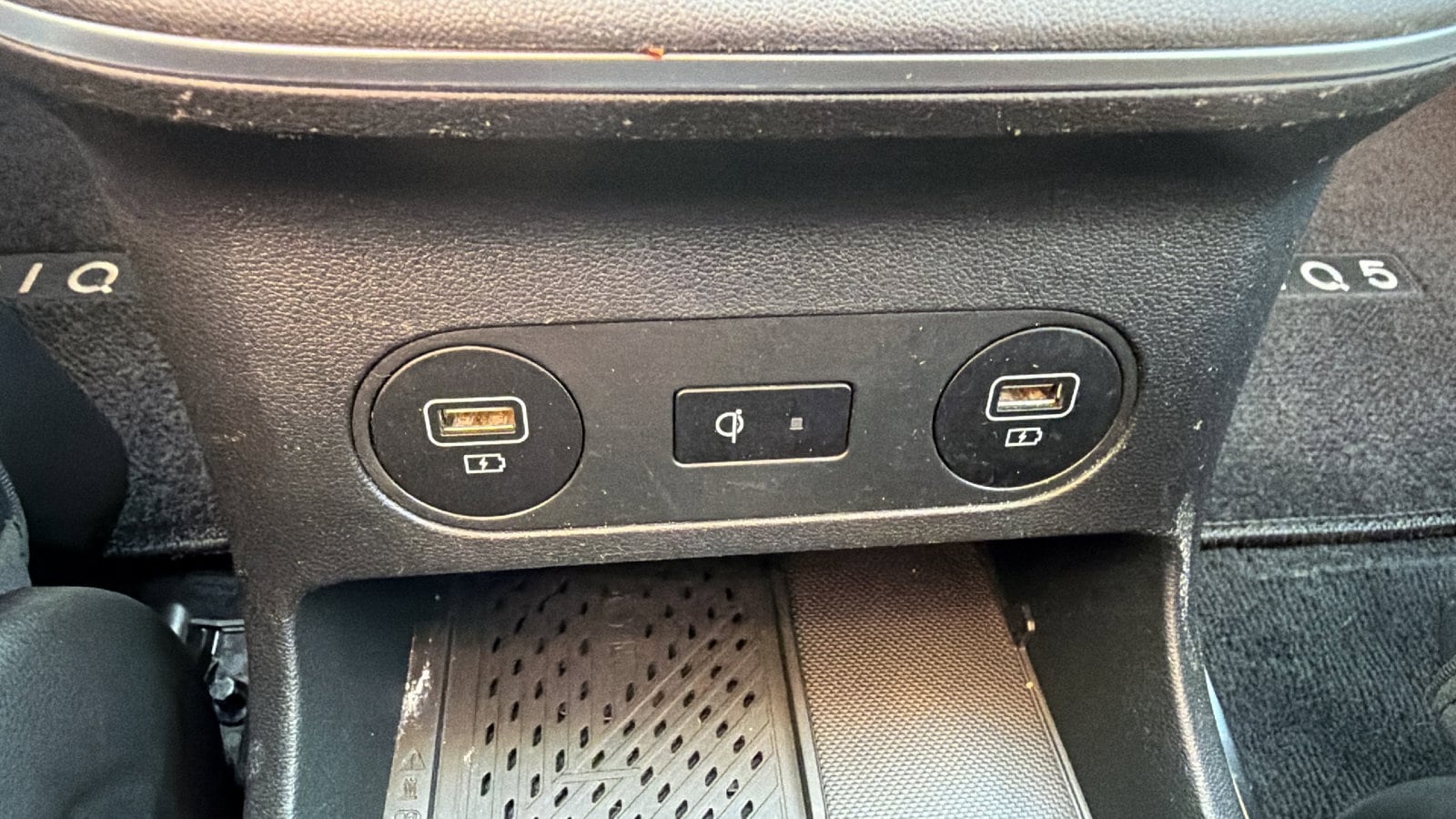 2024 Hyundai IONIQ 5 Limited - Photo 19