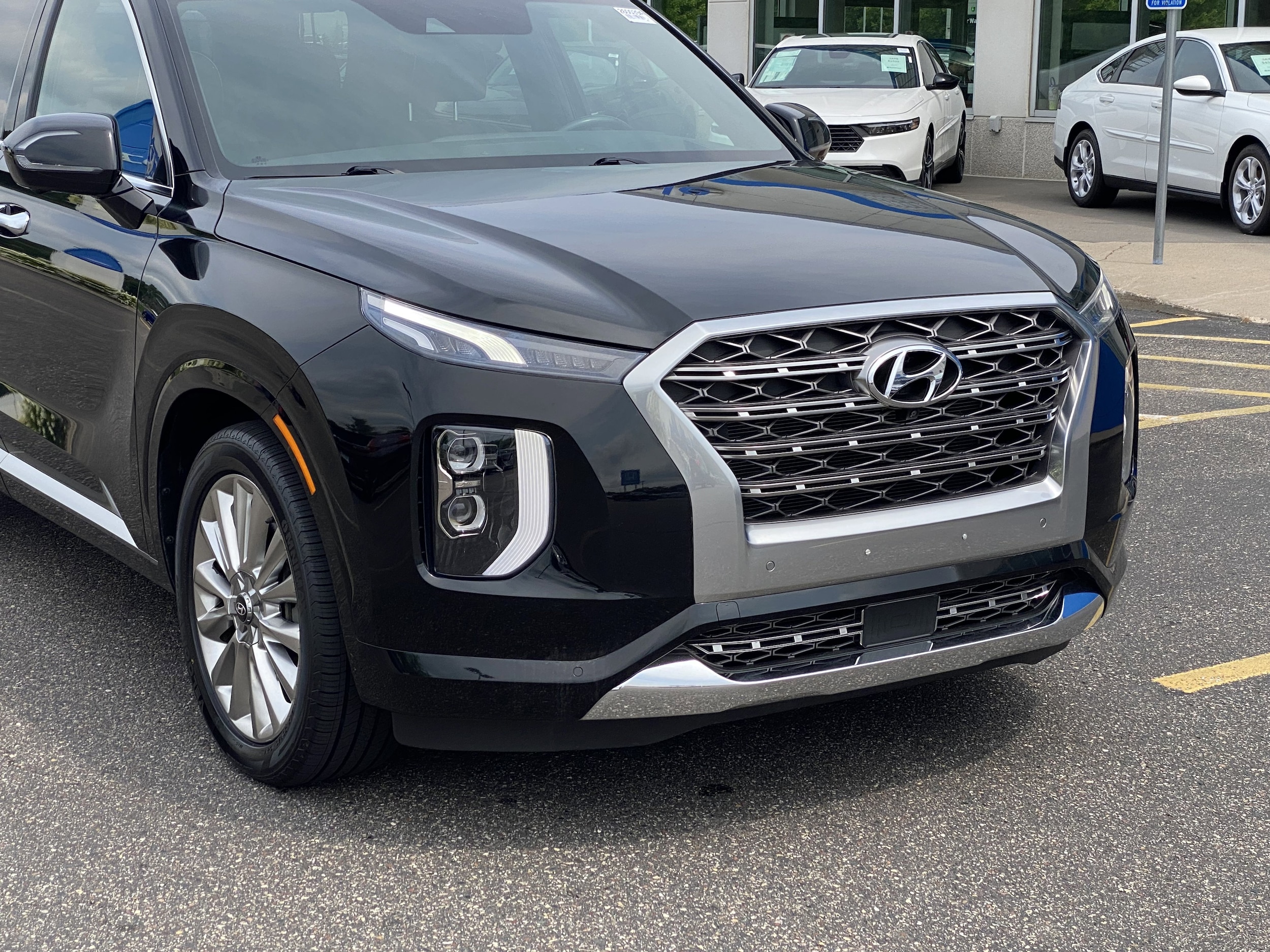 Used 2020 Hyundai Palisade Limited with VIN KM8R5DHE5LU037991 for sale in Saint Paul, Minnesota