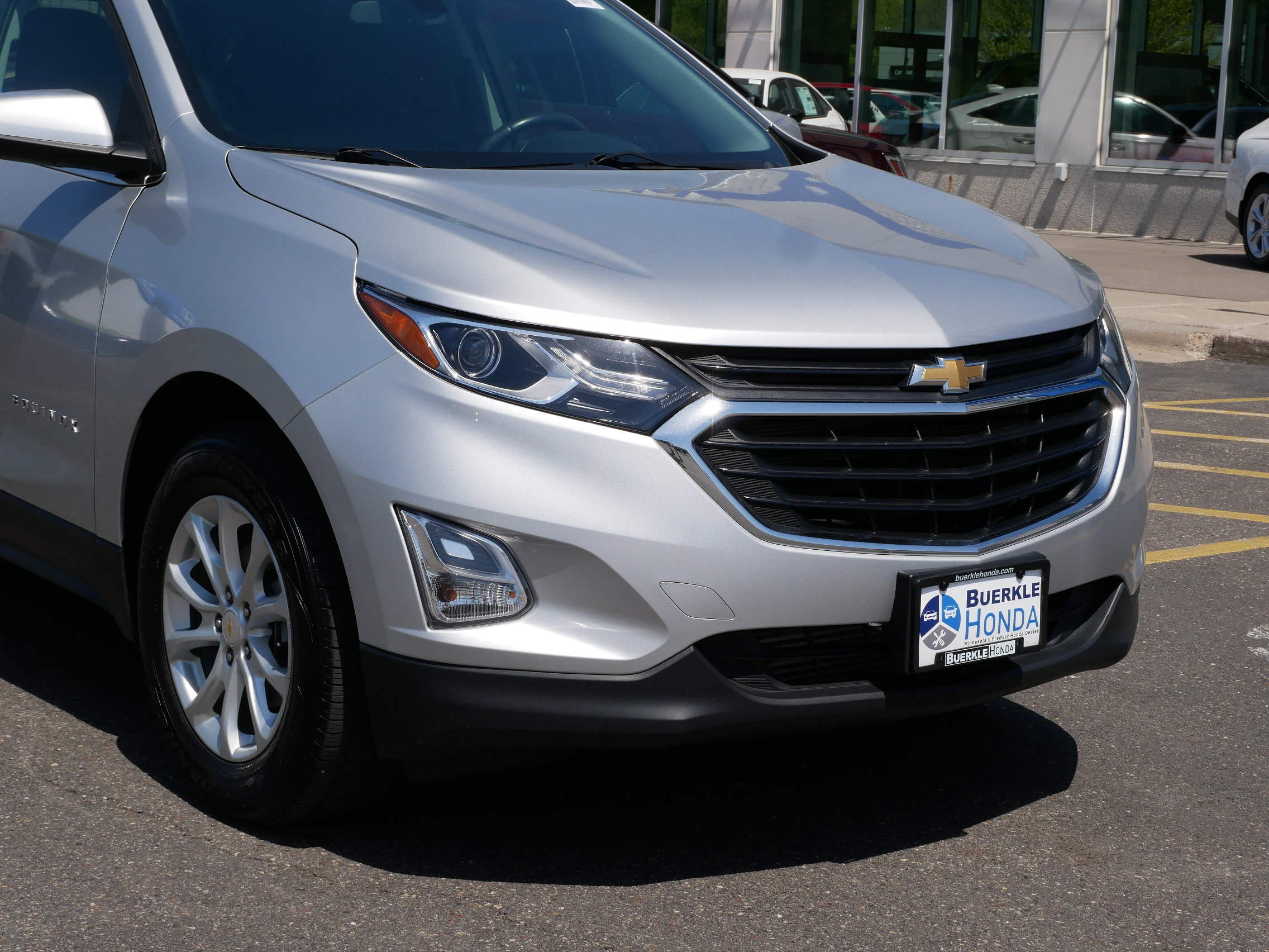 Used 2019 Chevrolet Equinox LT with VIN 2GNAXUEV6K6272856 for sale in Saint Paul, Minnesota