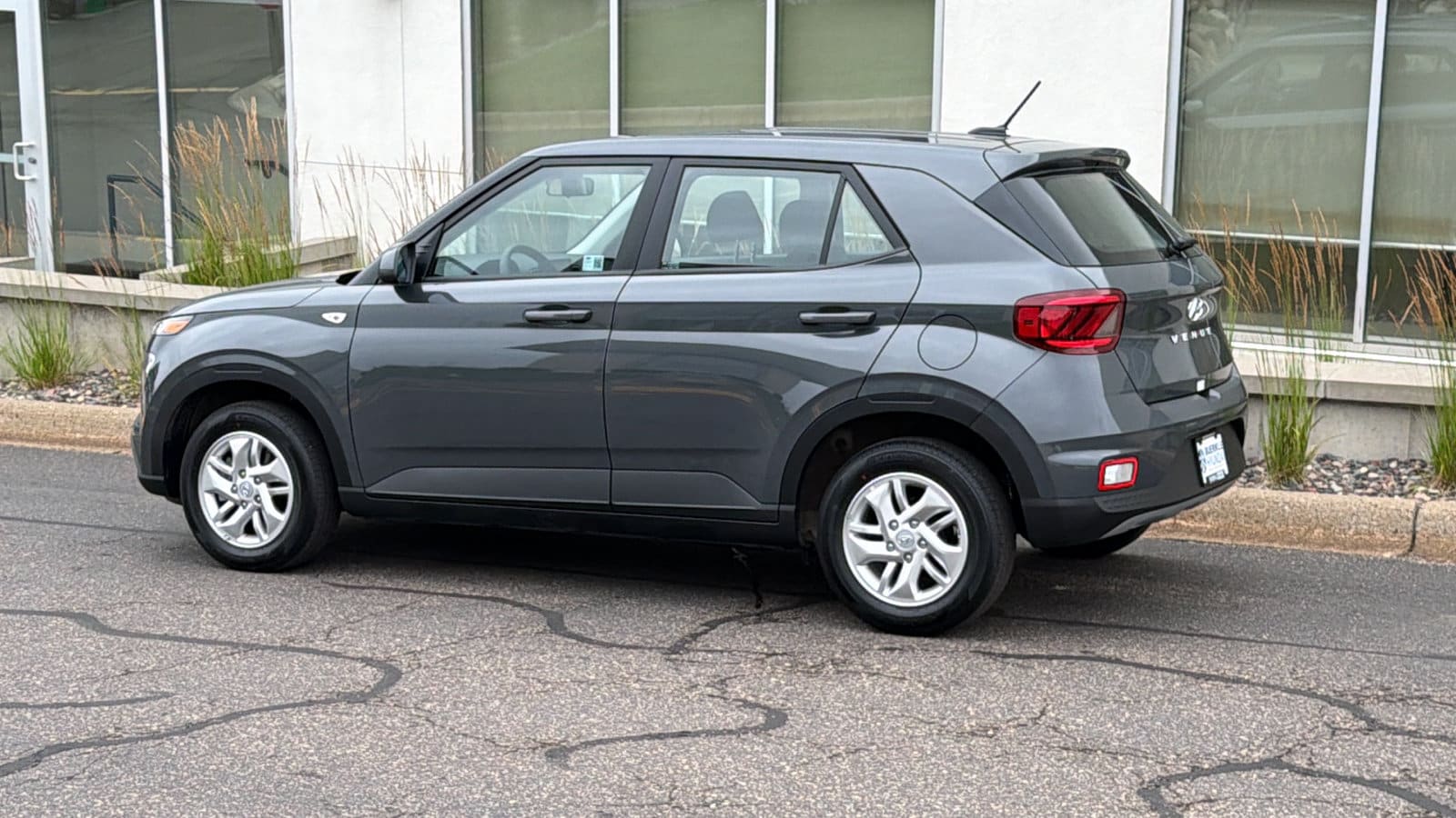 2025 Hyundai Venue SE - Photo 27