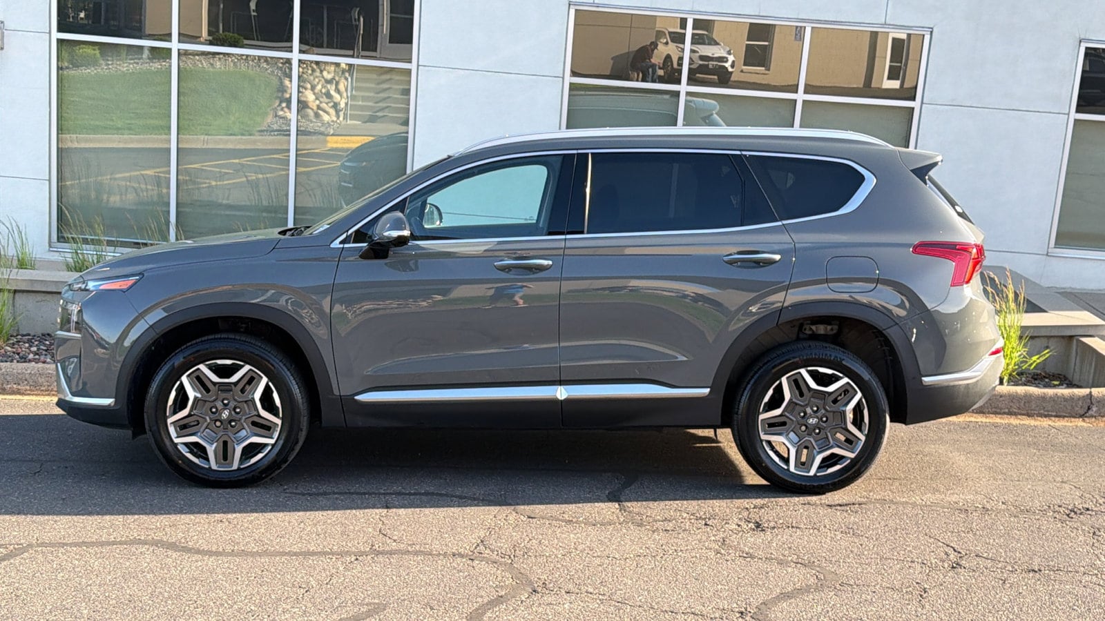 2023 Hyundai Santa Fe Limited - Photo 31