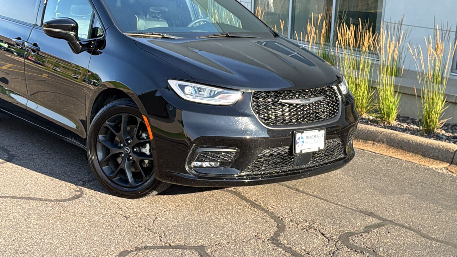 Used 2026 Chrysler Pacifica Limited with VIN 2C4RC1GG2TR161788 for sale in Saint Paul, Minnesota