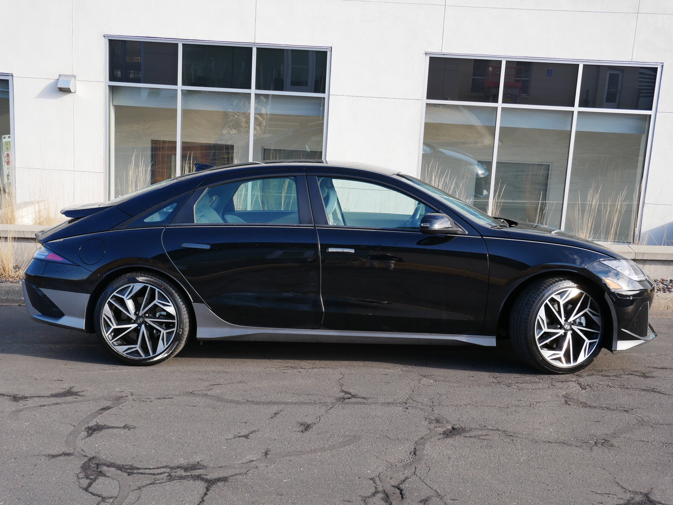 2023 Hyundai Ioniq 6 SEL photo 4