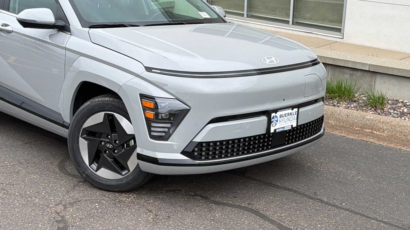 Certified 2024 Hyundai Kona EV Limited with VIN KM8HE3A6XRU016572 for sale in Saint Paul, MN