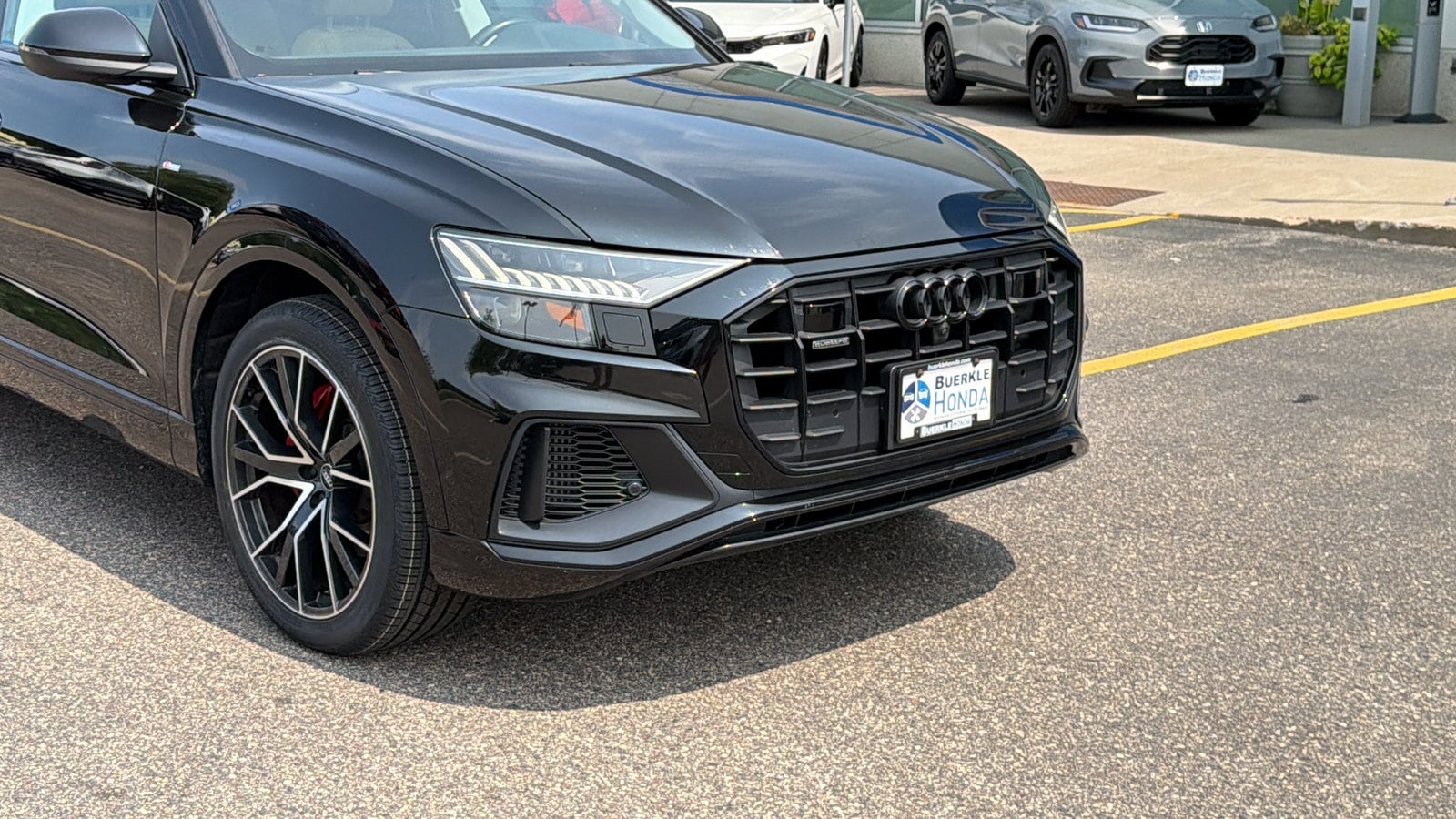 Used 2022 Audi Q8 Premium Plus with VIN WA1EVBF14ND007496 for sale in Saint Paul, Minnesota
