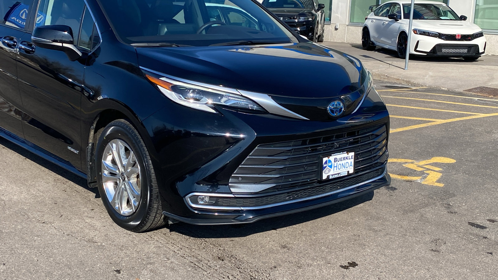 Used 2021 Toyota Sienna Platinum with VIN 5TDESKFC9MS035412 for sale in Saint Paul, Minnesota