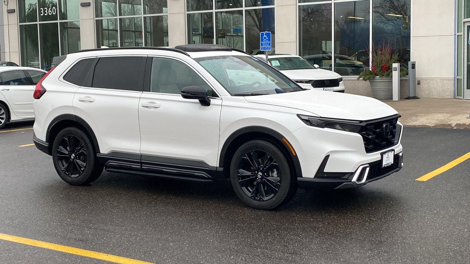 2025 Honda CR-V Sport Touring's photo