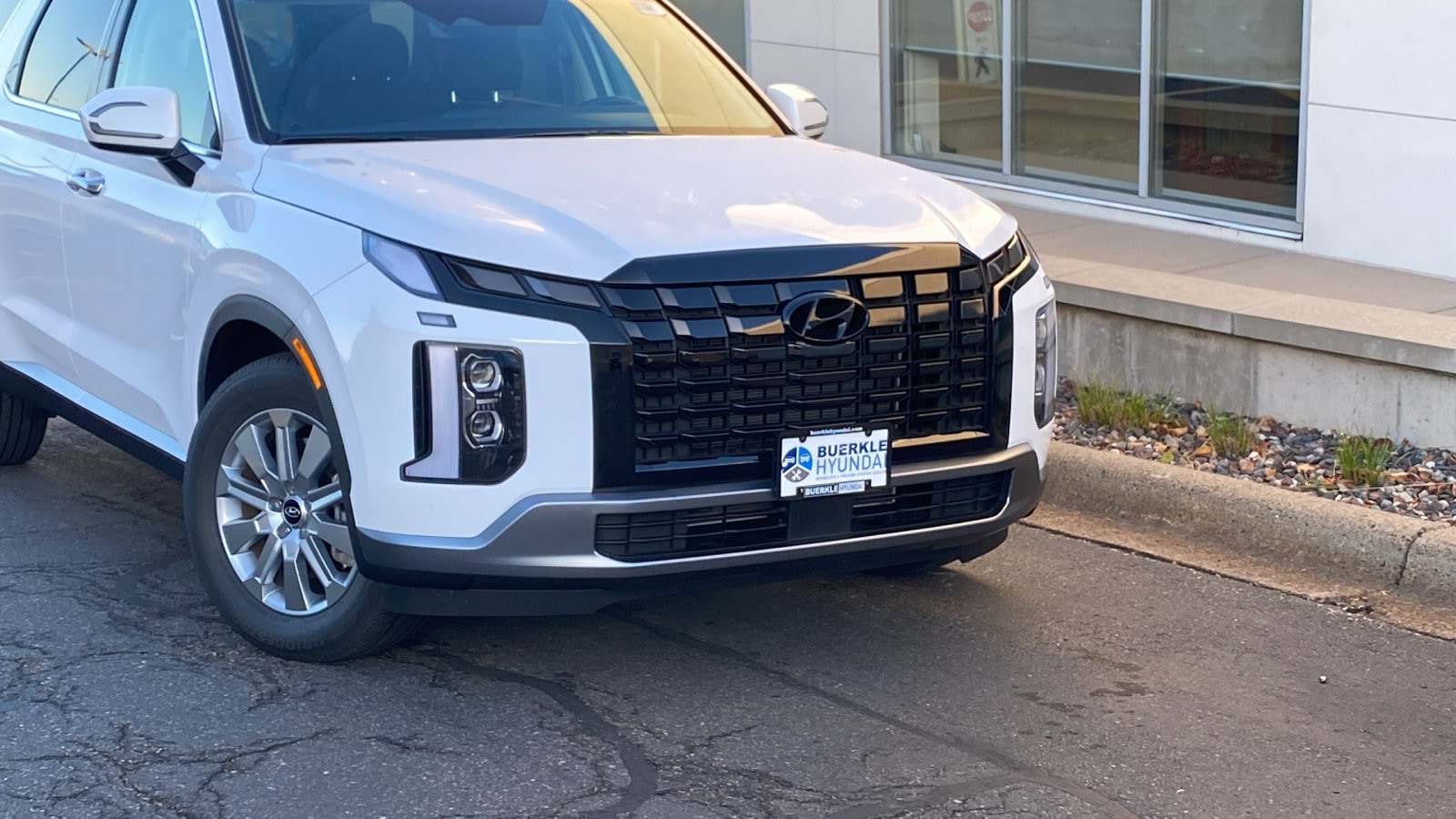 Certified 2025 Hyundai Palisade SEL with VIN KM8R2DGE2SU895752 for sale in Saint Paul, Minnesota