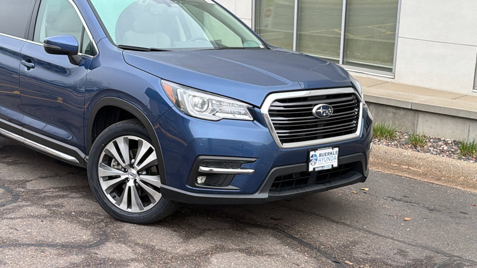 Used 2019 Subaru Ascent Limited with VIN 4S4WMALD5K3419512 for sale in Saint Paul, Minnesota