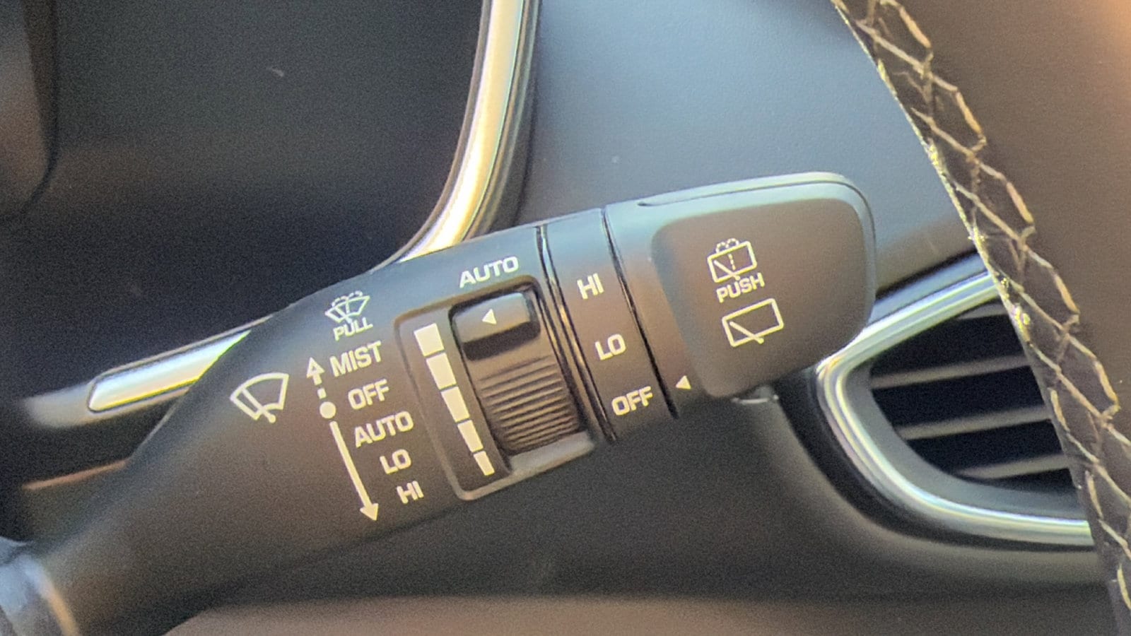 2023 Hyundai Santa Fe Limited - Photo 27
