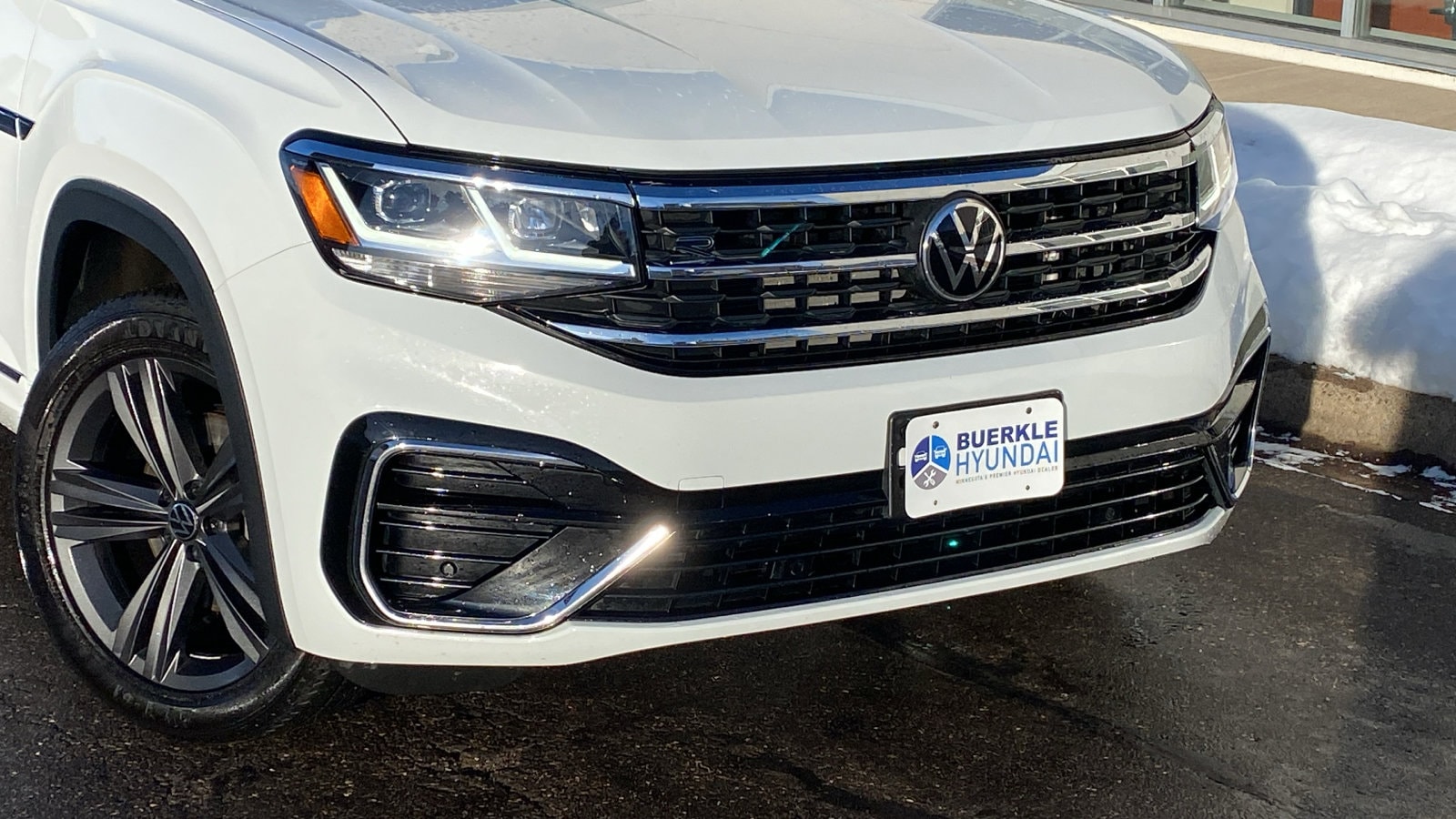 Used 2022 Volkswagen Atlas SEL R-Line with VIN 1V2AR2CA7NC520209 for sale in Saint Paul, Minnesota