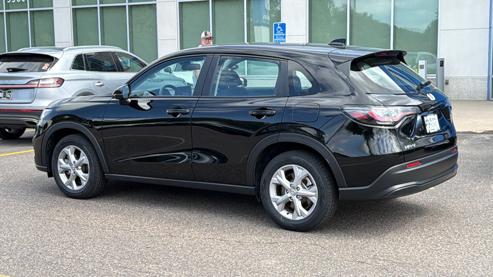 2025 Honda HR-V LX - Photo 9