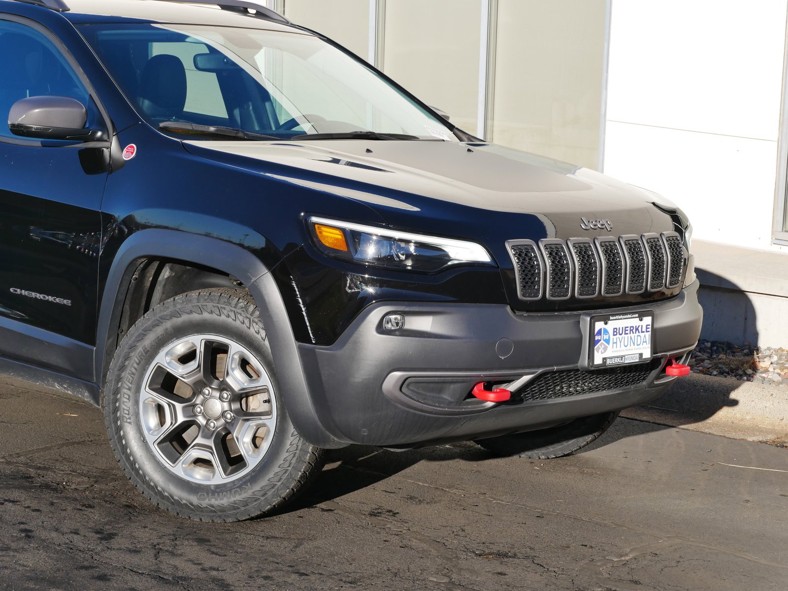 Used 2019 Jeep Cherokee Trailhawk with VIN 1C4PJMBX2KD481684 for sale in Saint Paul, Minnesota