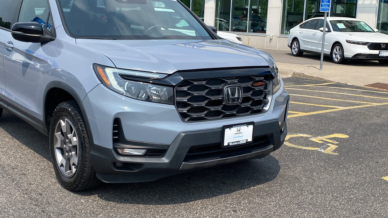 Certified 2022 Honda Passport TrailSport with VIN 5FNYF8H68NB001415 for sale in Saint Paul, Minnesota