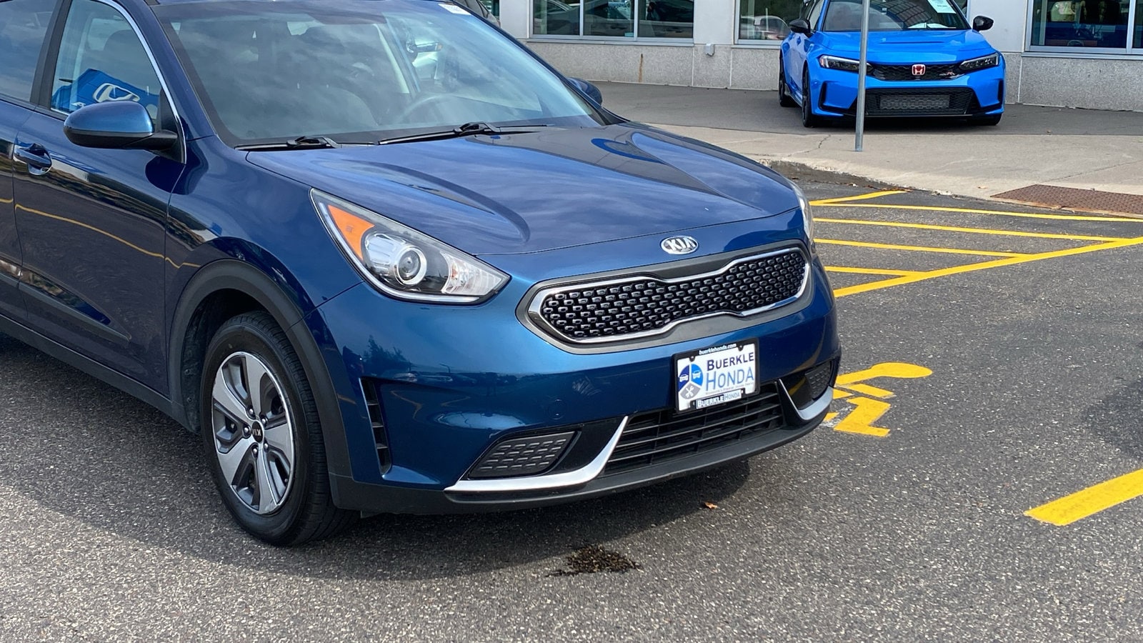 Used 2019 Kia Niro LX with VIN KNDCB3LC2K5257567 for sale in Saint Paul, Minnesota