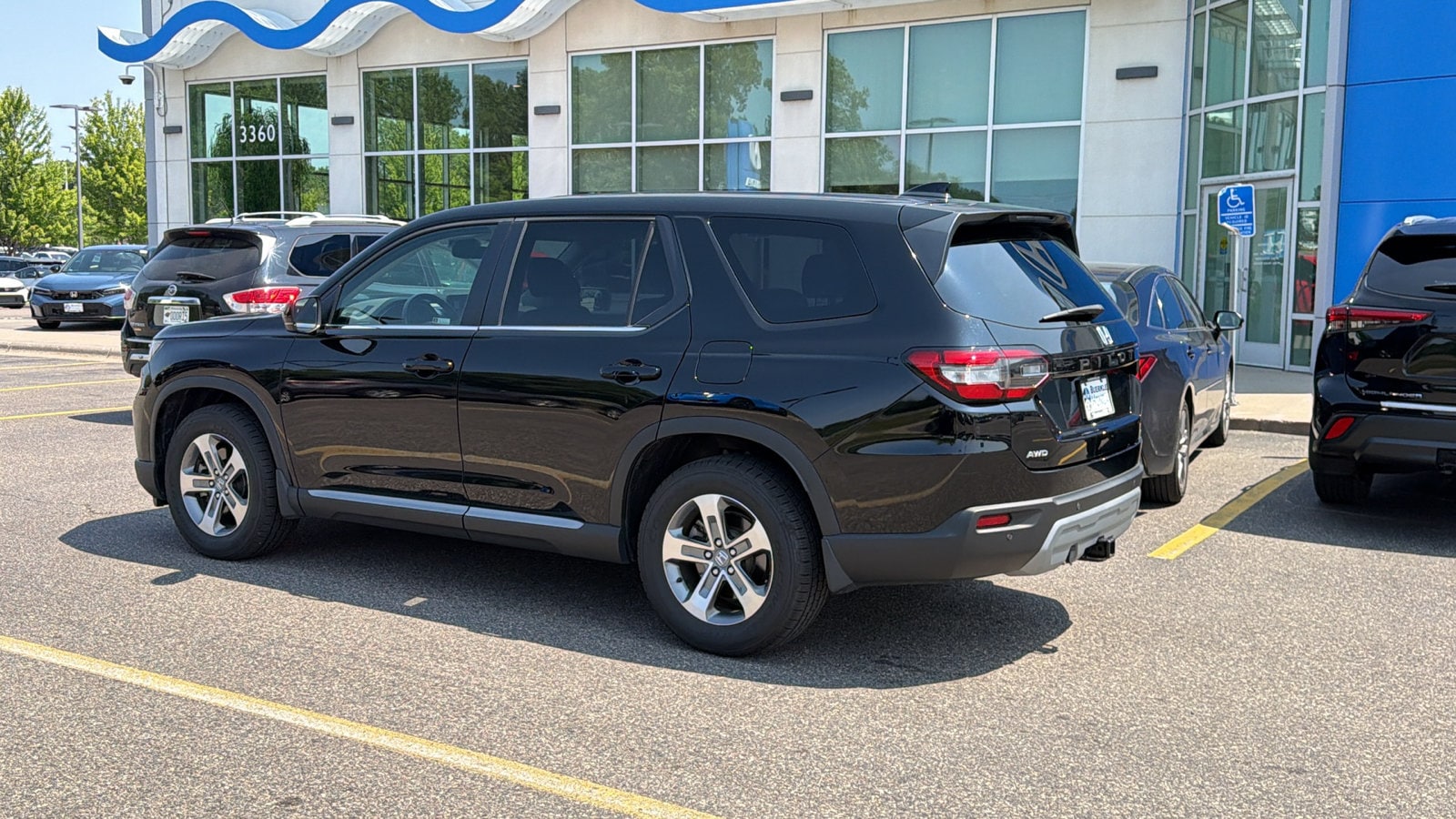 2023 Honda Pilot EX-L - Photo 6