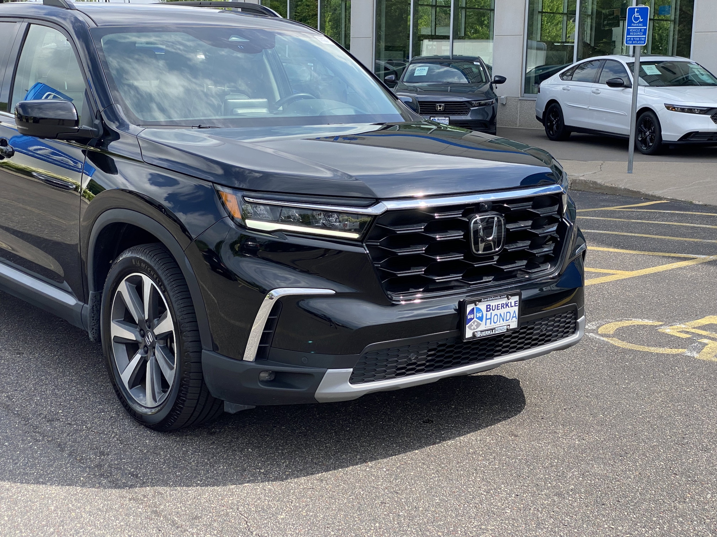 Certified 2024 Honda Pilot Elite with VIN 5FNYG1H81RB004913 for sale in Saint Paul, Minnesota