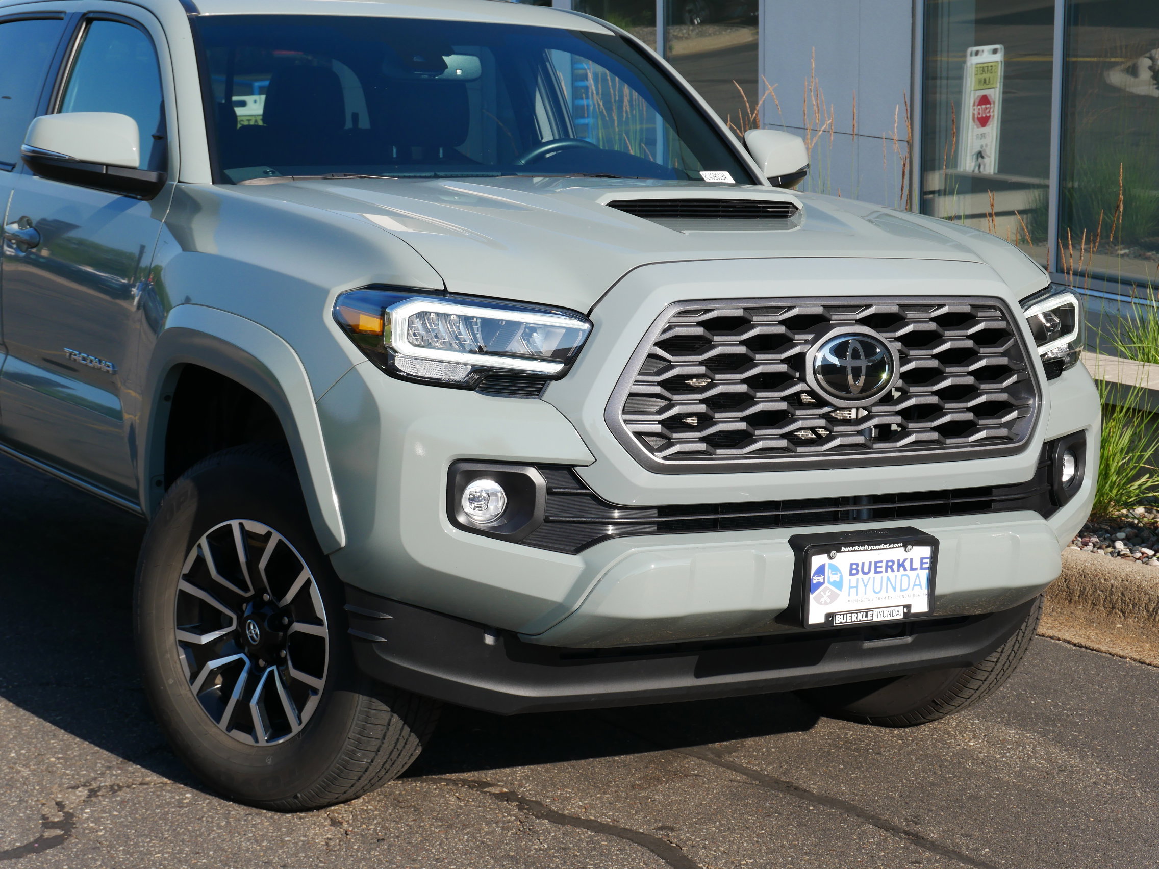 Used 2023 Toyota Tacoma TRD Sport with VIN 3TMCZ5AN7PM581806 for sale in Saint Paul, Minnesota