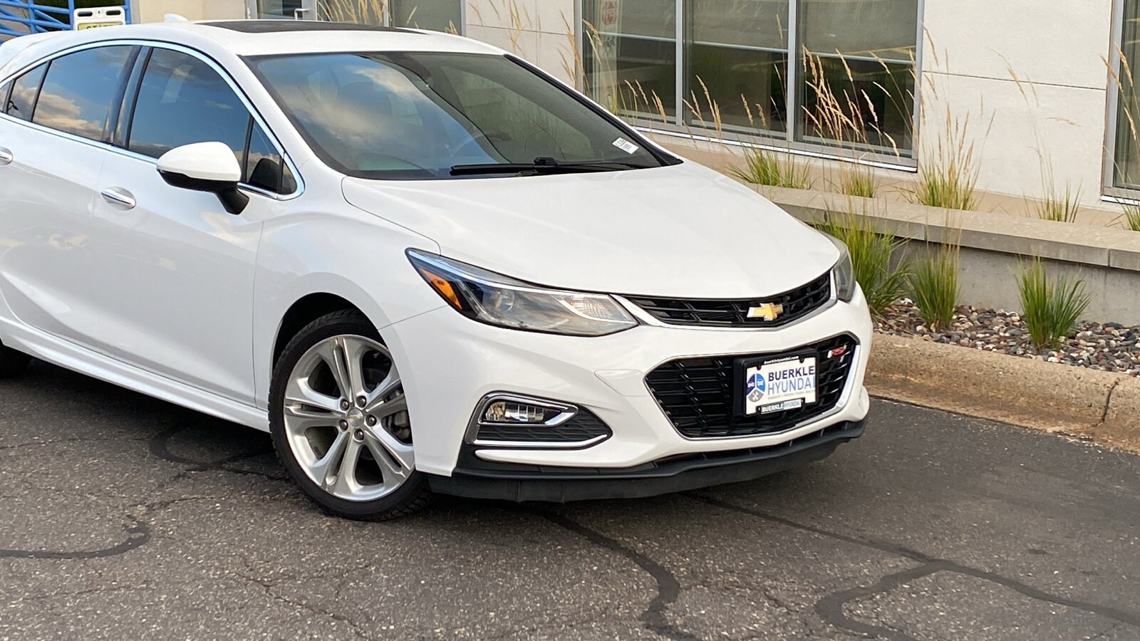 Used 2017 Chevrolet Cruze Premier with VIN 3G1BF6SM3HS517865 for sale in Saint Paul, Minnesota