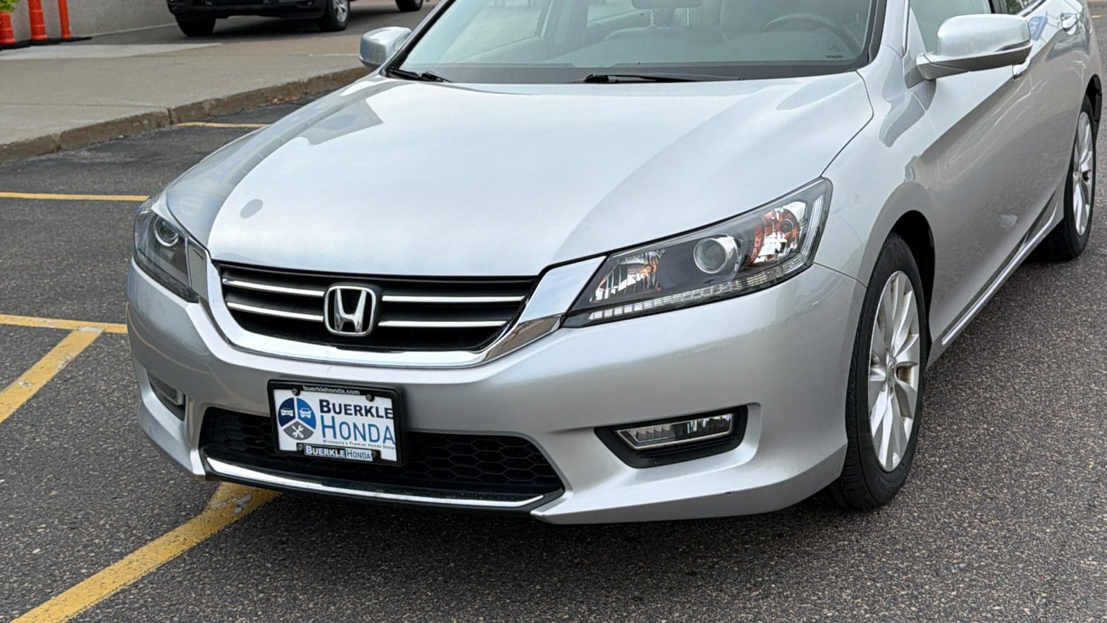 Used 2013 Honda Accord EX-L with VIN 1HGCR2F86DA037535 for sale in Saint Paul, Minnesota